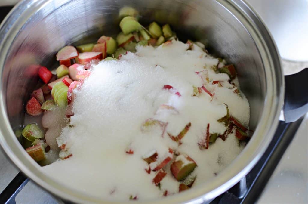 Saucepan with rhubarb, sugar, water and arrowroot powder