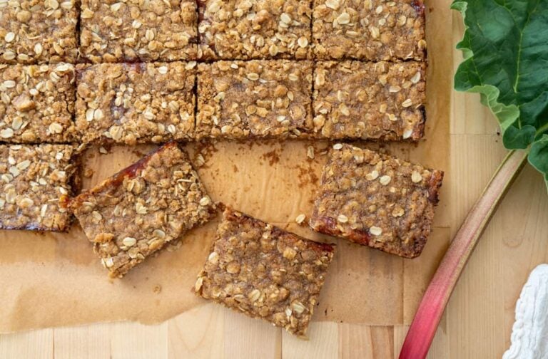 rhubarb crumble bars