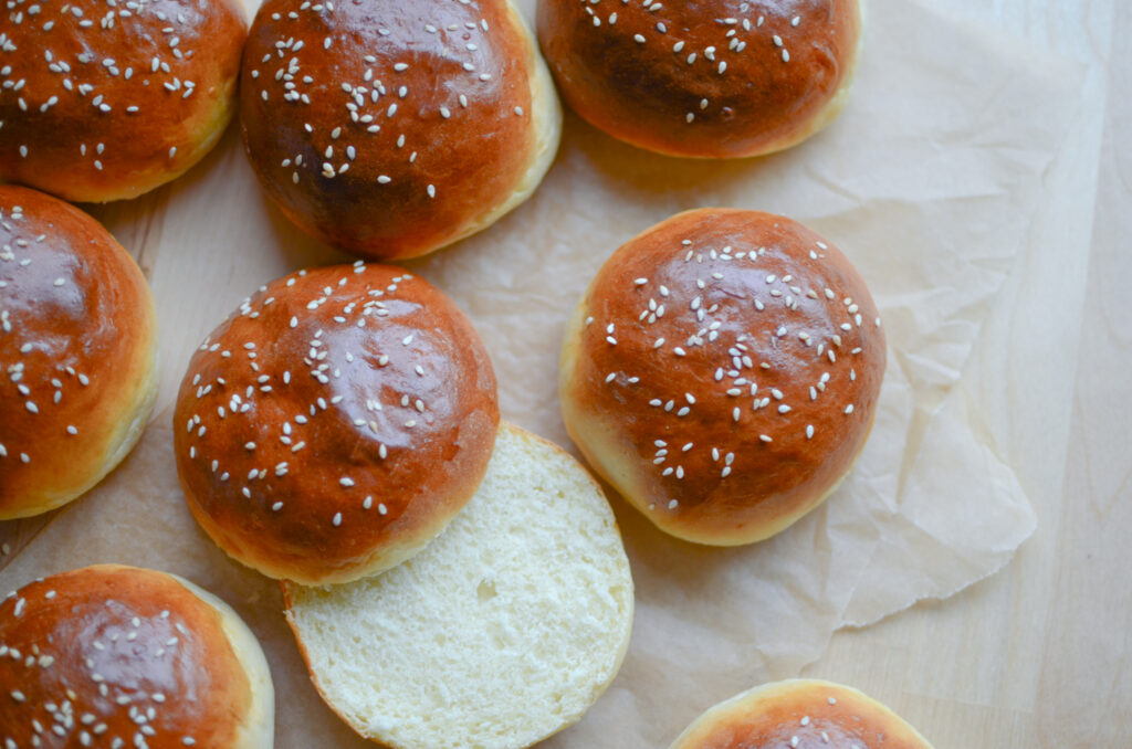 1 hour hamburger buns, with one sliced in half