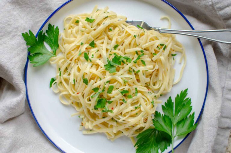 a plate of pasta aglio e olio