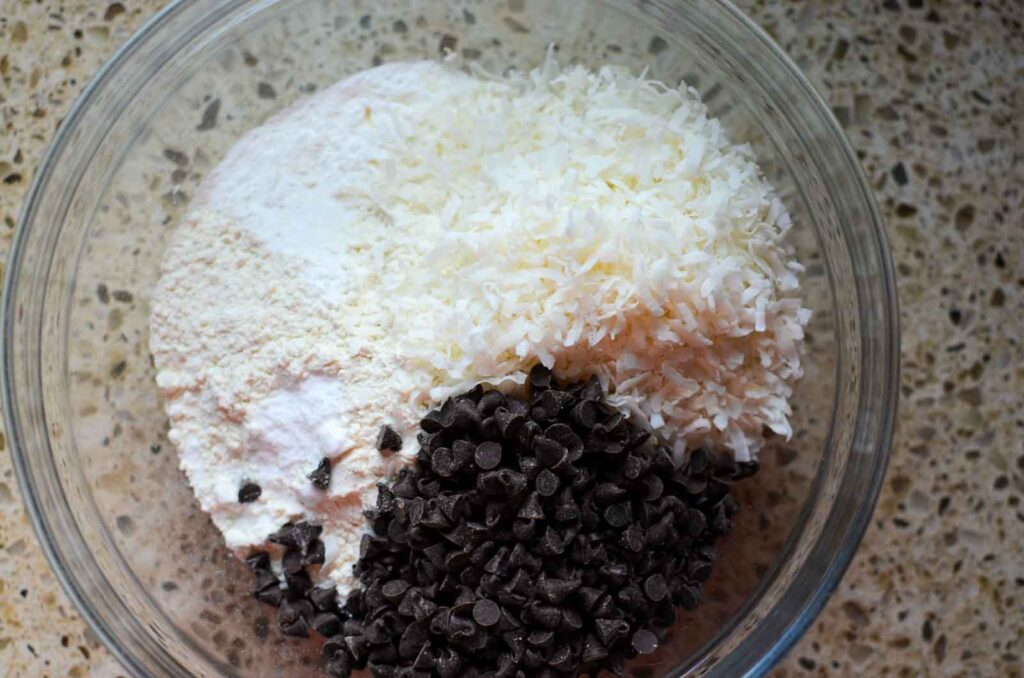 Dry ingredients in glass bowl