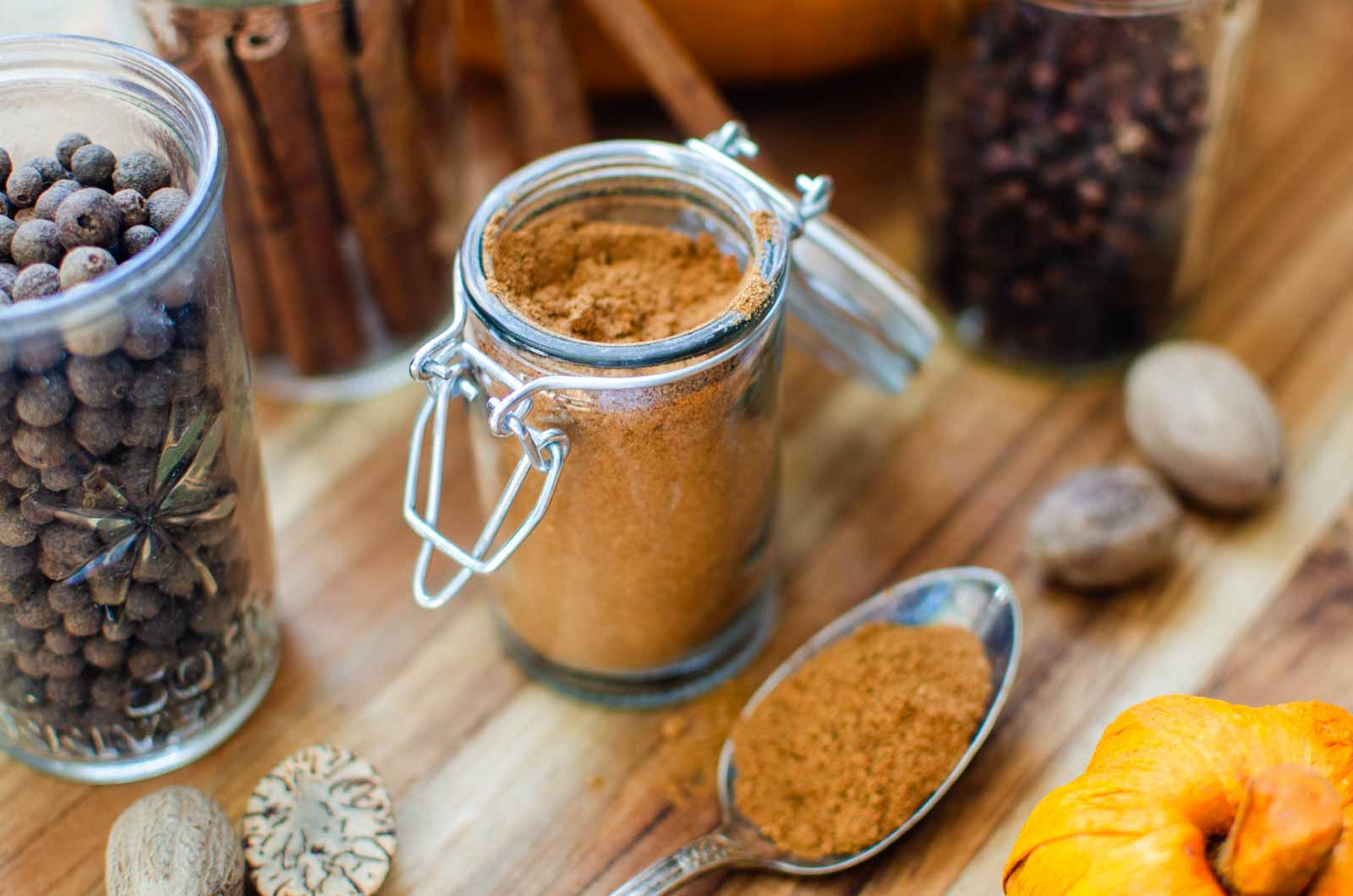 pumpkin pie spice blend in a bottle