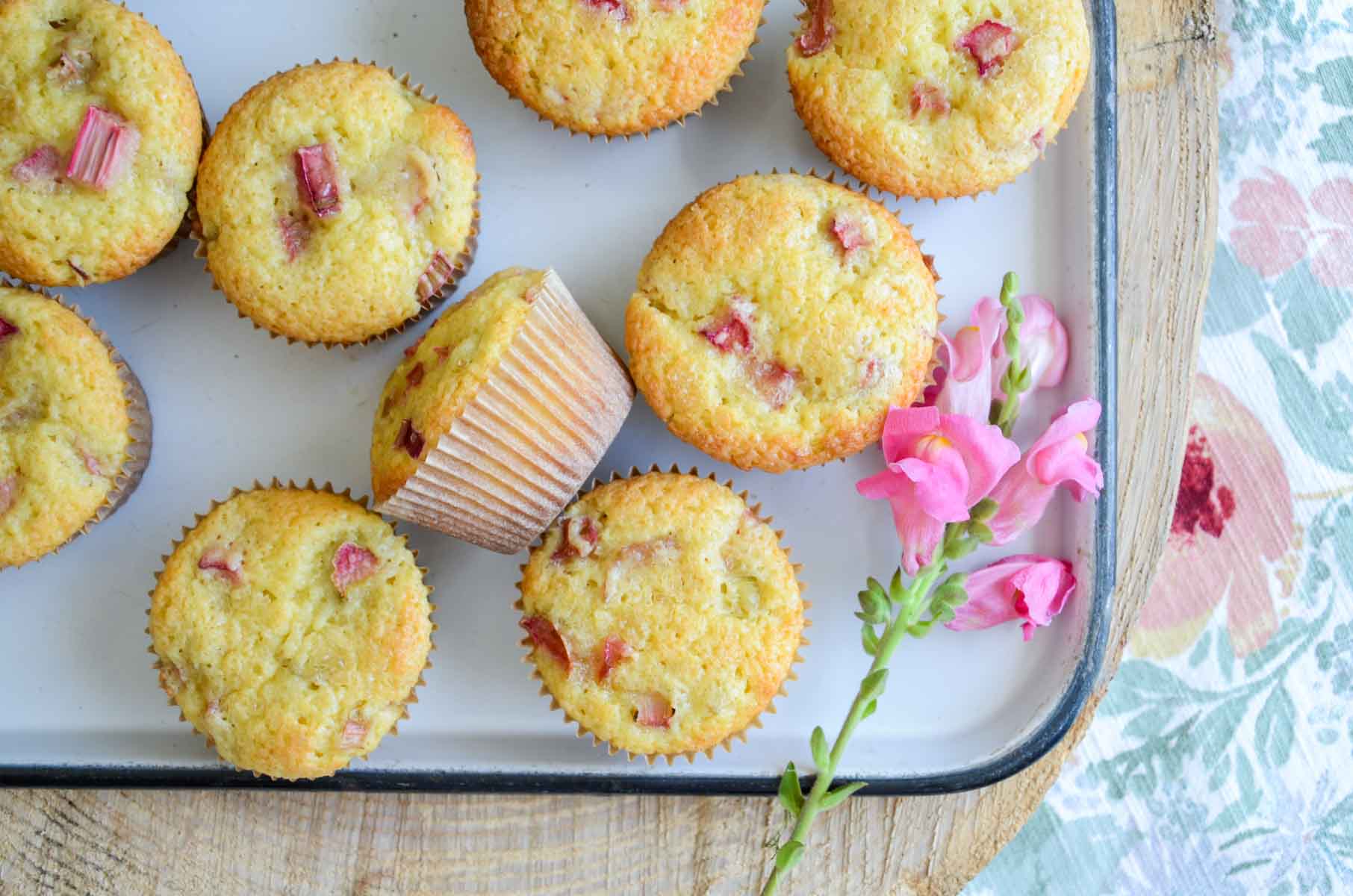Muffins on tray with pink flowers