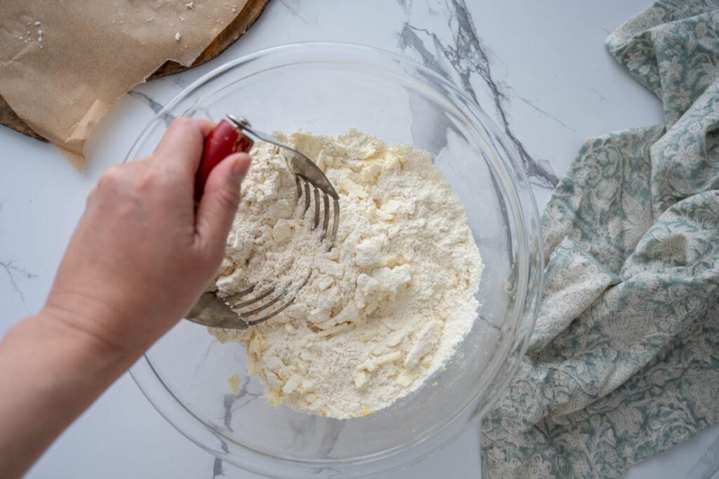 blending butter into the flour mixture
