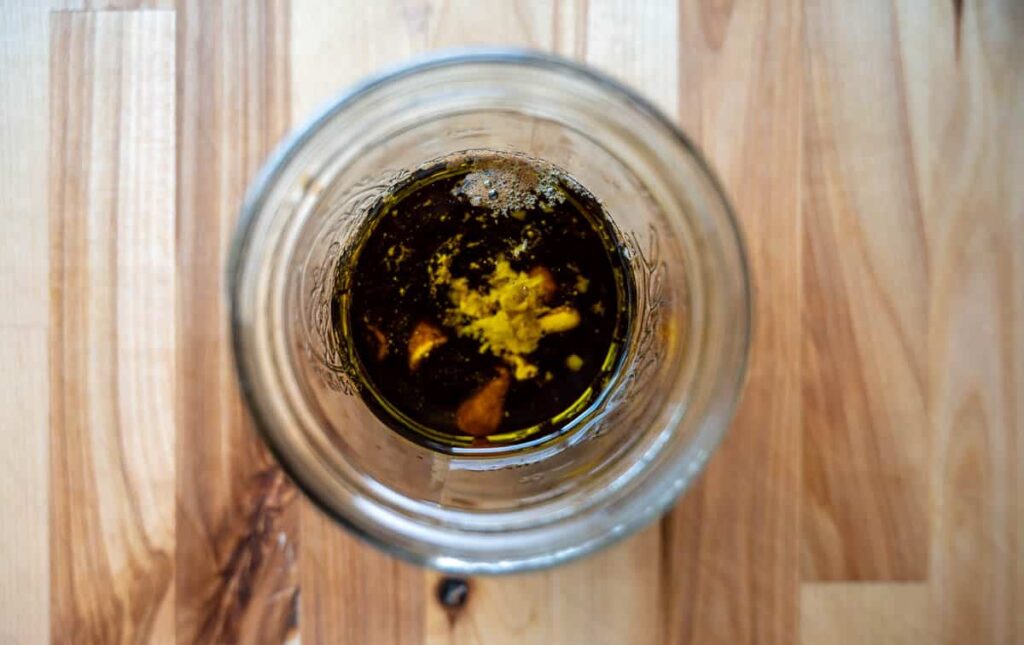 mic vinaigrette in a mason jar