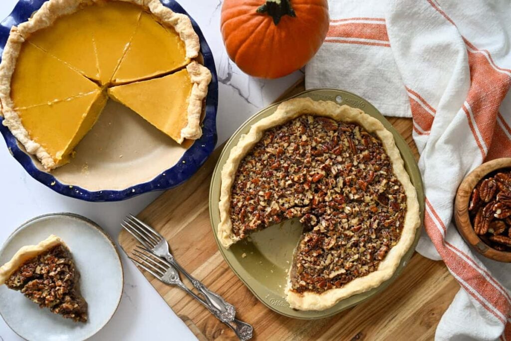 pumpkin and pecan pies